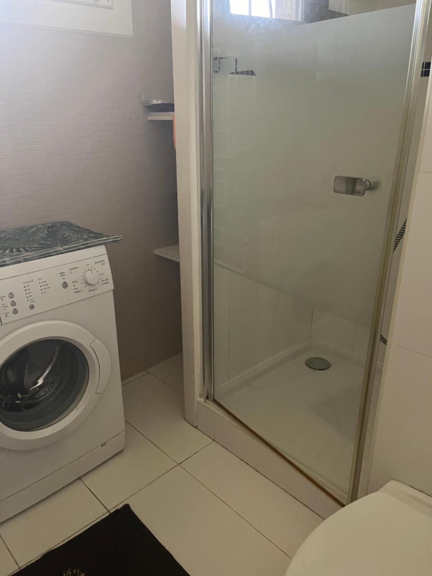 Joli Apartemo O Centro Le Lavandou Luaran gambar